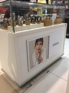 troca visiual merchandising Skagen